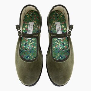 NWOT Cayumas Boheme Verde Oliva Mary Jane Flats